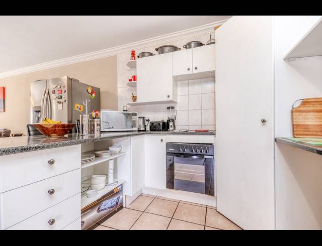 4 BEDROOM TOWNHOUSE RENTED IN ALLEN'S NEK